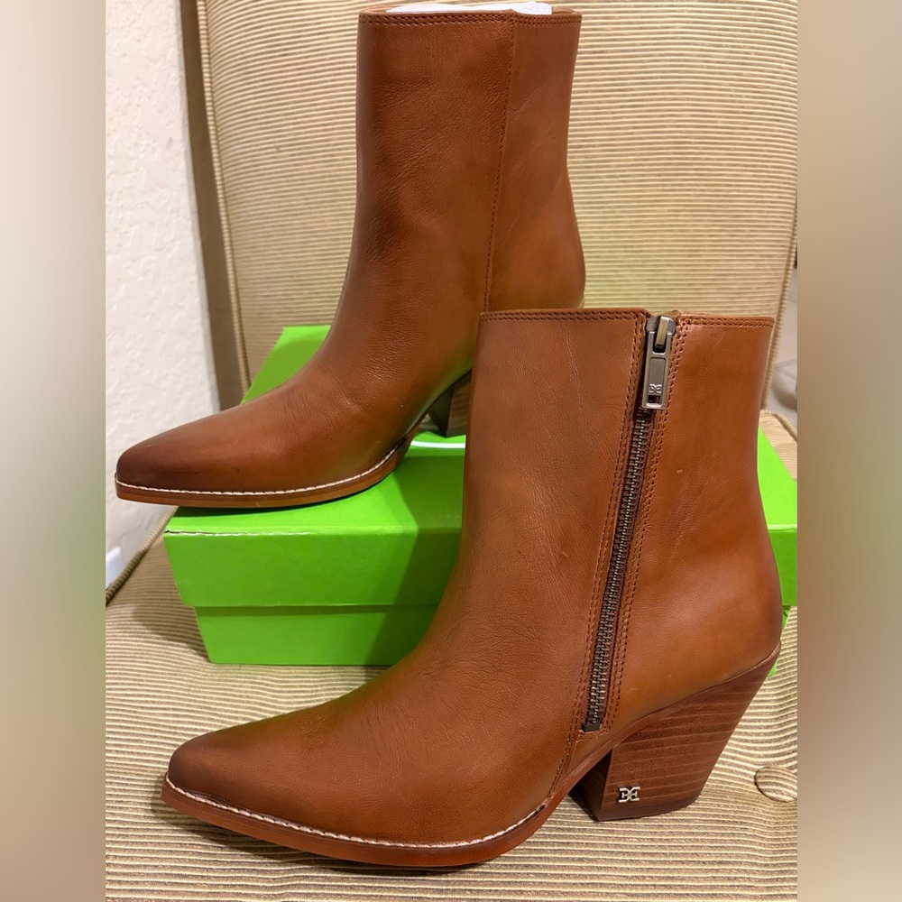 NWT Sam Edelman Jane Pointed Toe Stacked Block Heel Western Ankle Boot - Size  9